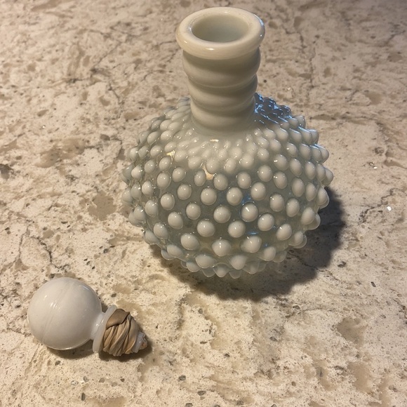 VINTAGE, FENTON, HOBNAIL, WHITE OPALESCENT, GLASS COLOGNE BOTTLE, W/STOPPER. G12